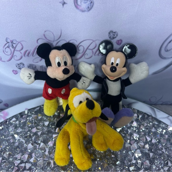 3 mini plush Disney park’s merchandise Mickey Mouse goofy and rockstar Mickey - Picture 5 of 6